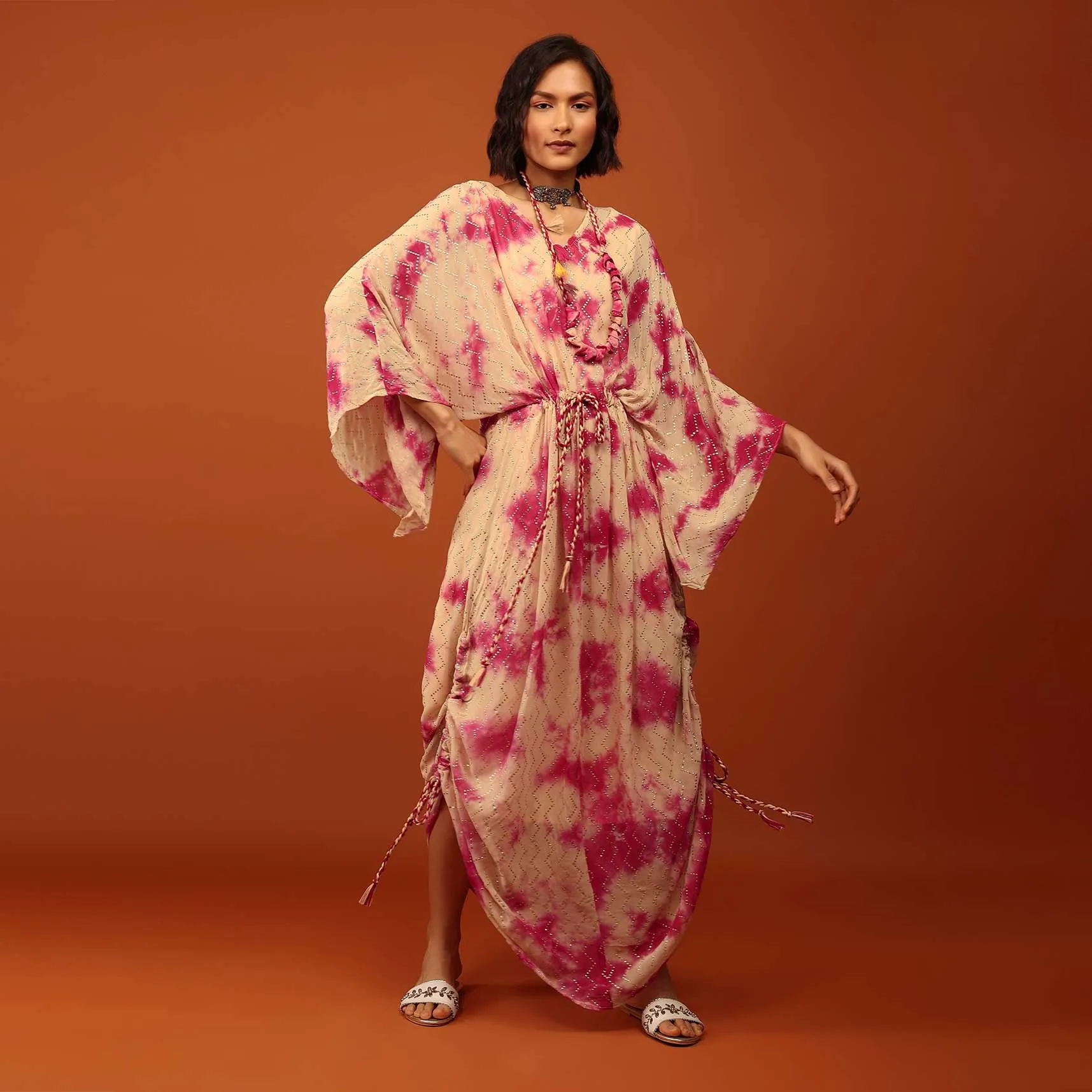 Beige Tie-Dye Kaftan Set With Tie-Up Tassel Doris At The Front And Sides