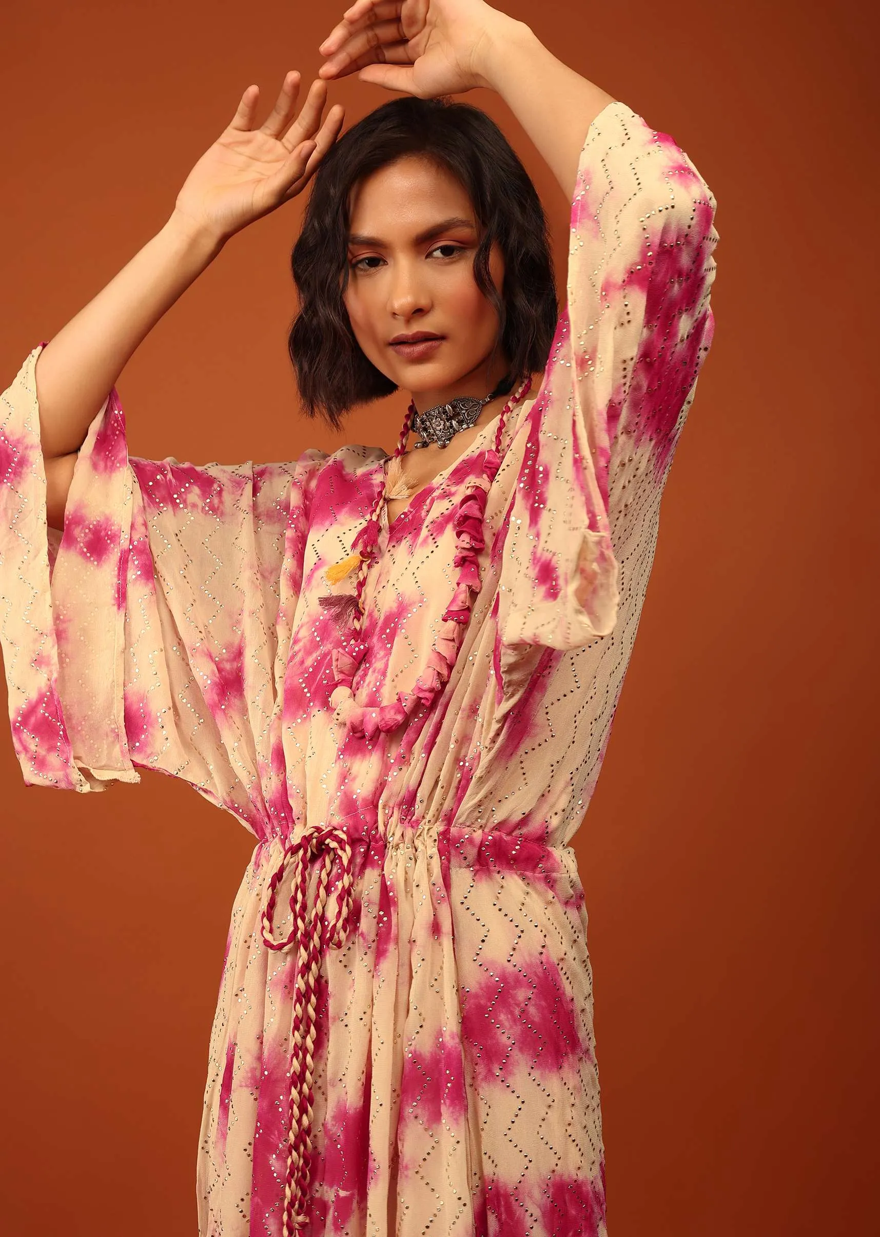 Beige Tie-Dye Kaftan Set With Tie-Up Tassel Doris At The Front And Sides